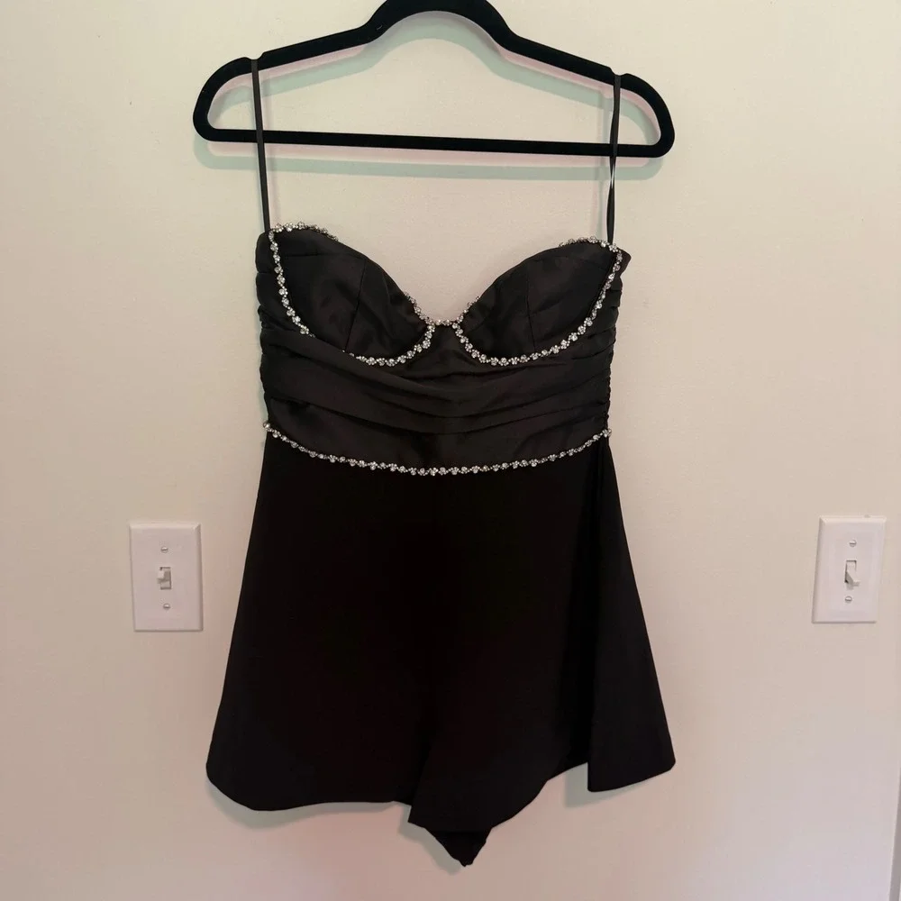 Nasty Gal Black Rhinestone Trim Sweetheart Ruched Romper Size 4 NWT - Picture 1 of 5